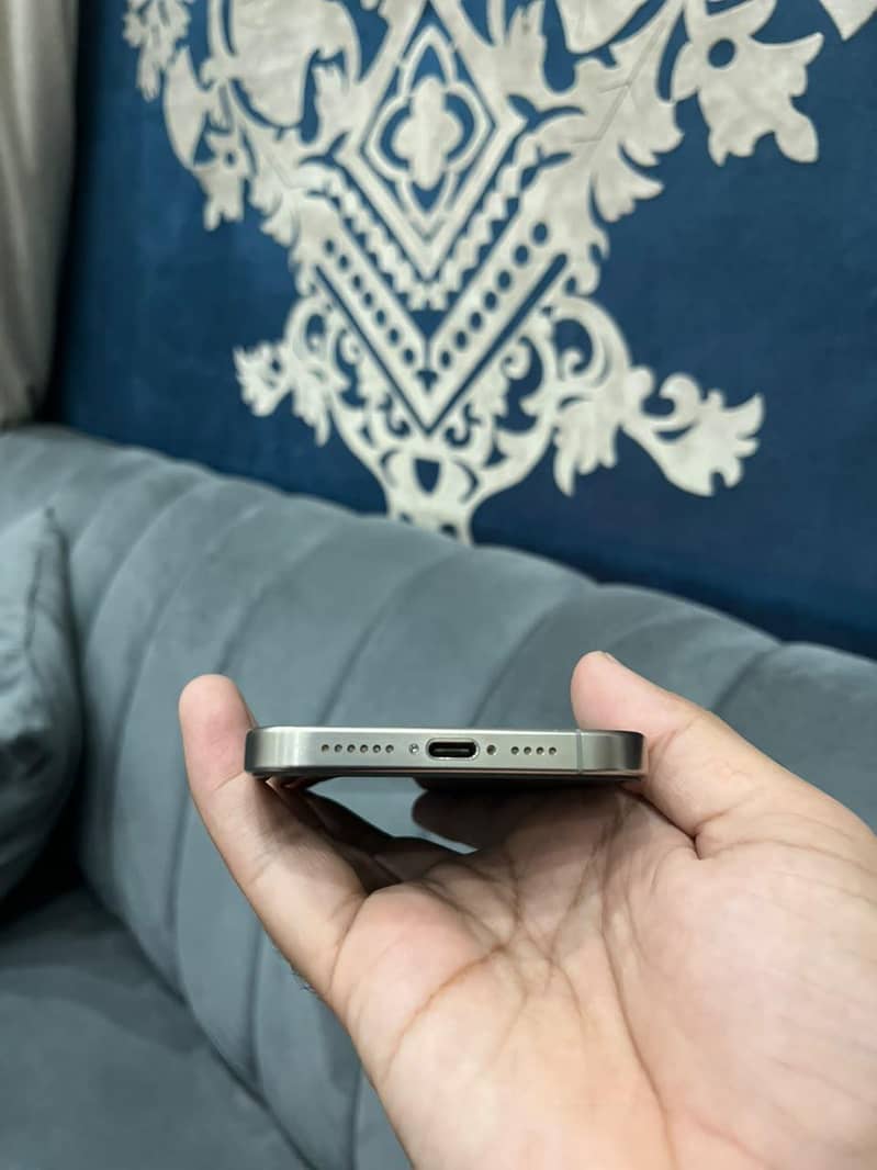 iphone 15 pro max 2