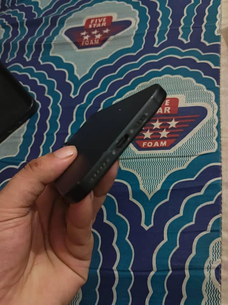 Apple iPhone 15 plus 2