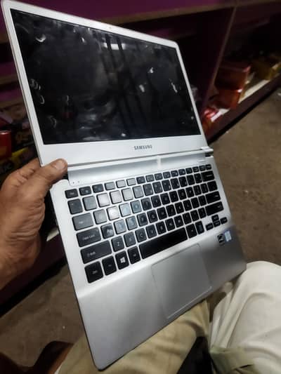 CORE I5 6TH GENERATION     LED damage