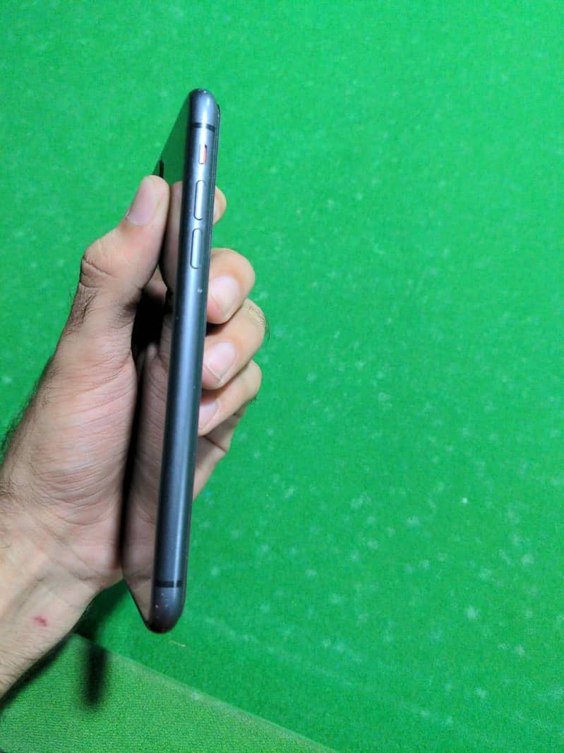 Apple iPhone 11 2