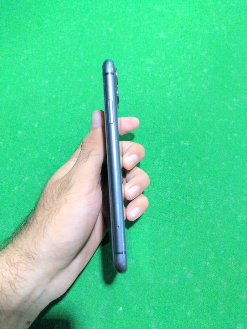 Apple iPhone 11 5