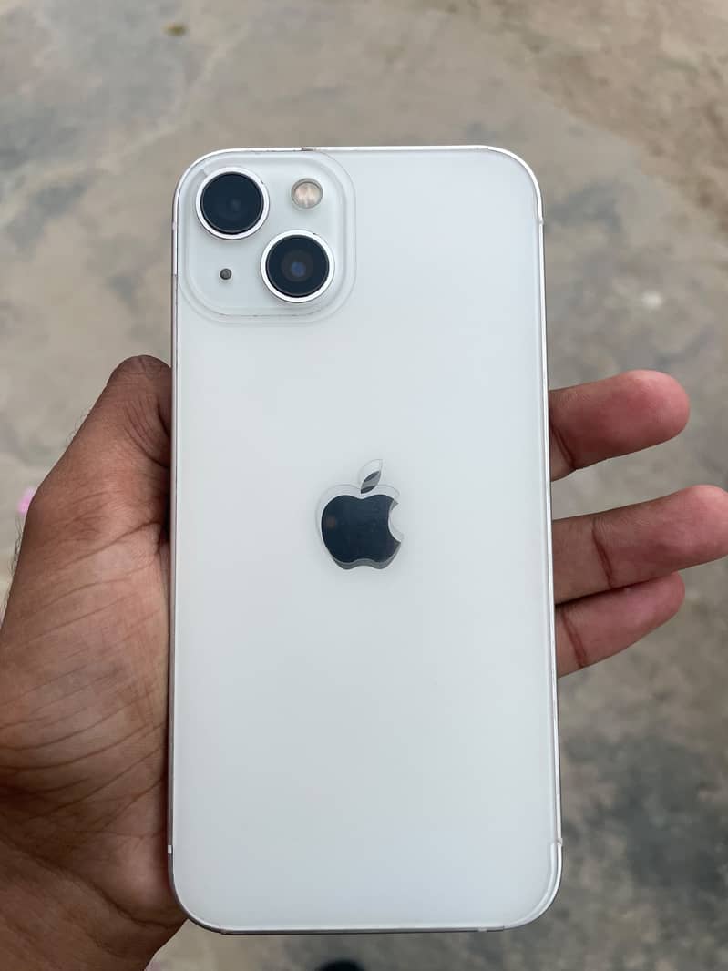 Apple iPhone 13 5
