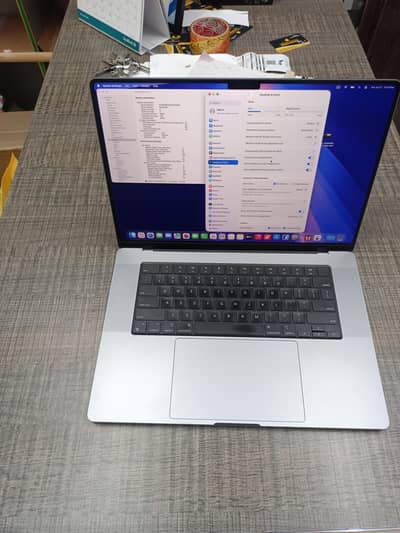 MACBOOK PRO M2 2023 16 INCH 16GB RAM 1TB SSD 12 CPU 19 GPU LIKE NEW