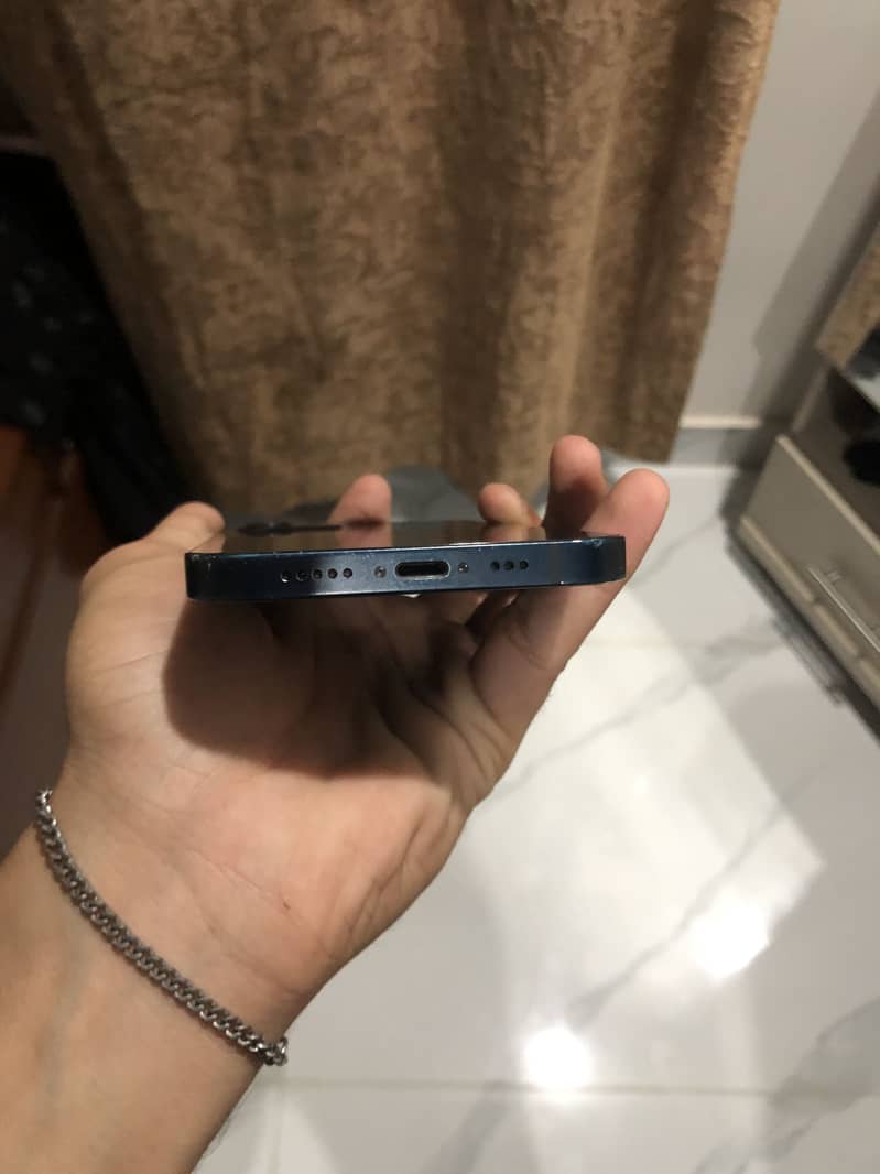 Apple iPhone 12 3