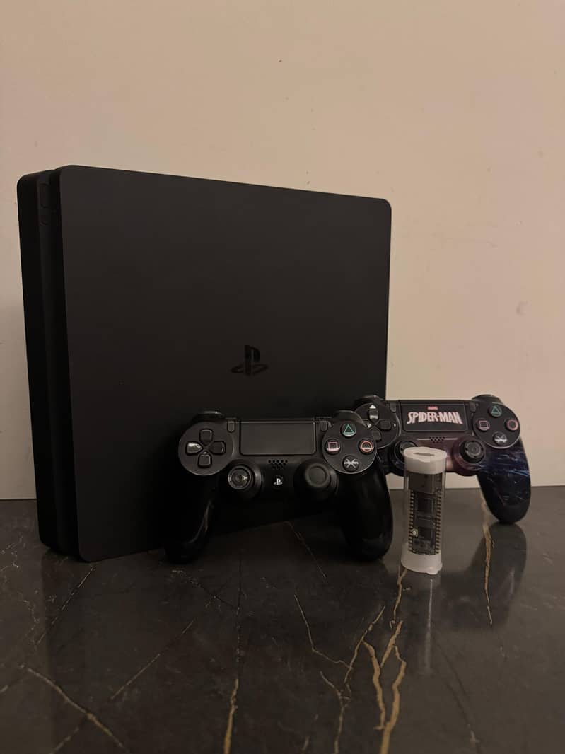 PS4 SLIM 1TB 0