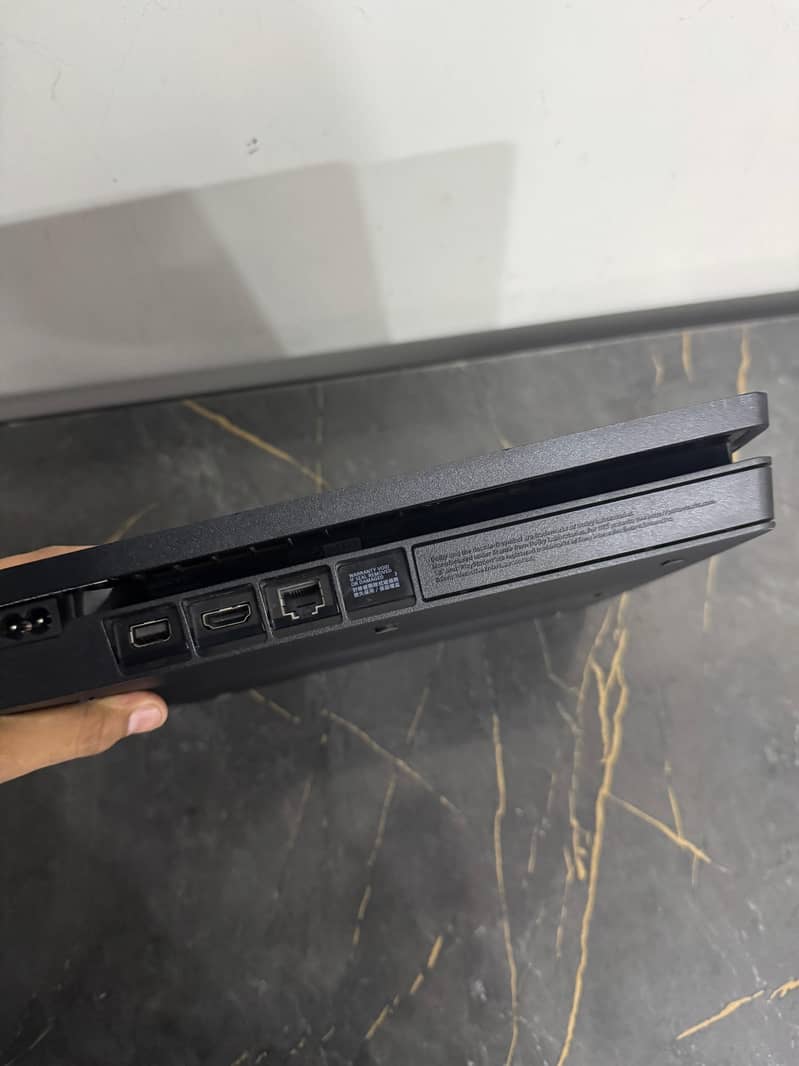 PS4 SLIM 1TB 6