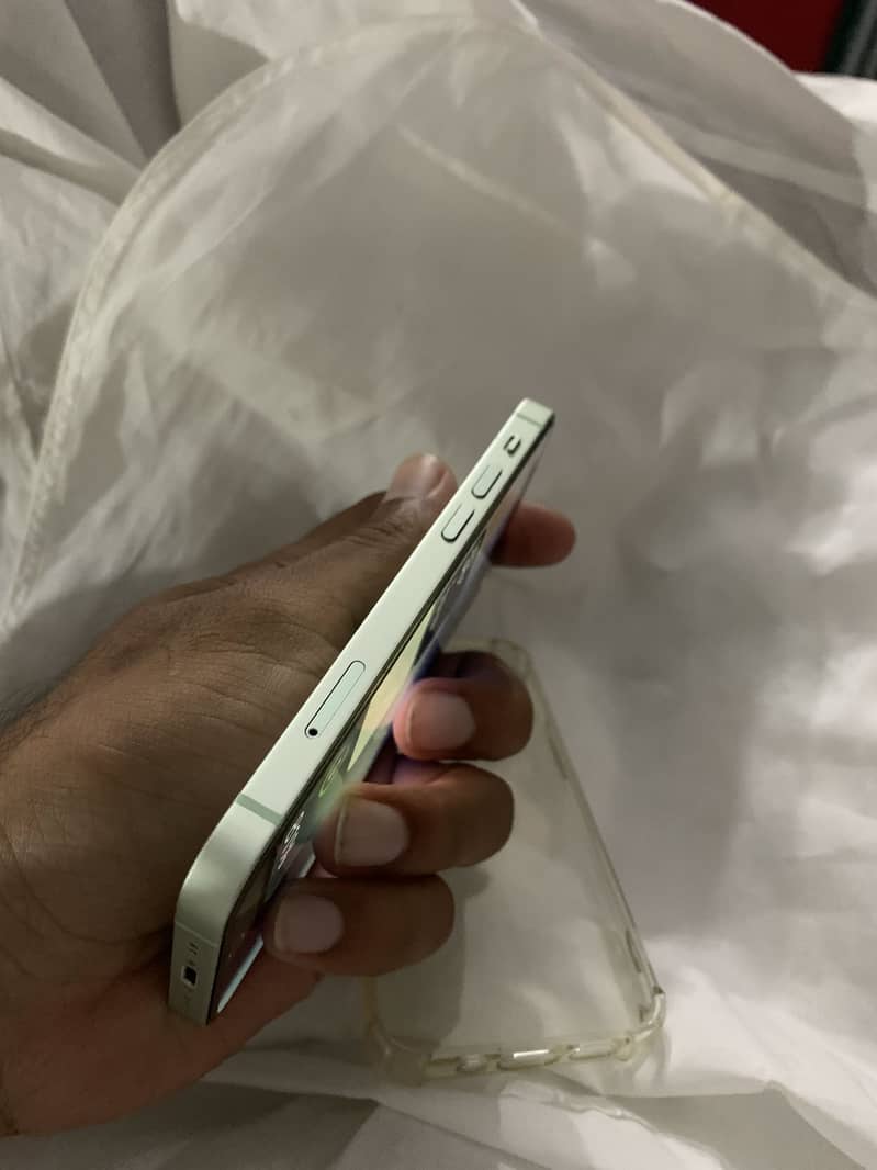 Apple iPhone 12 mini 1