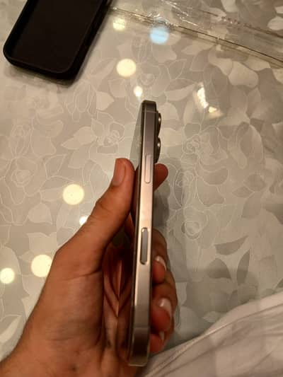 Apple iPhone 16 Pro