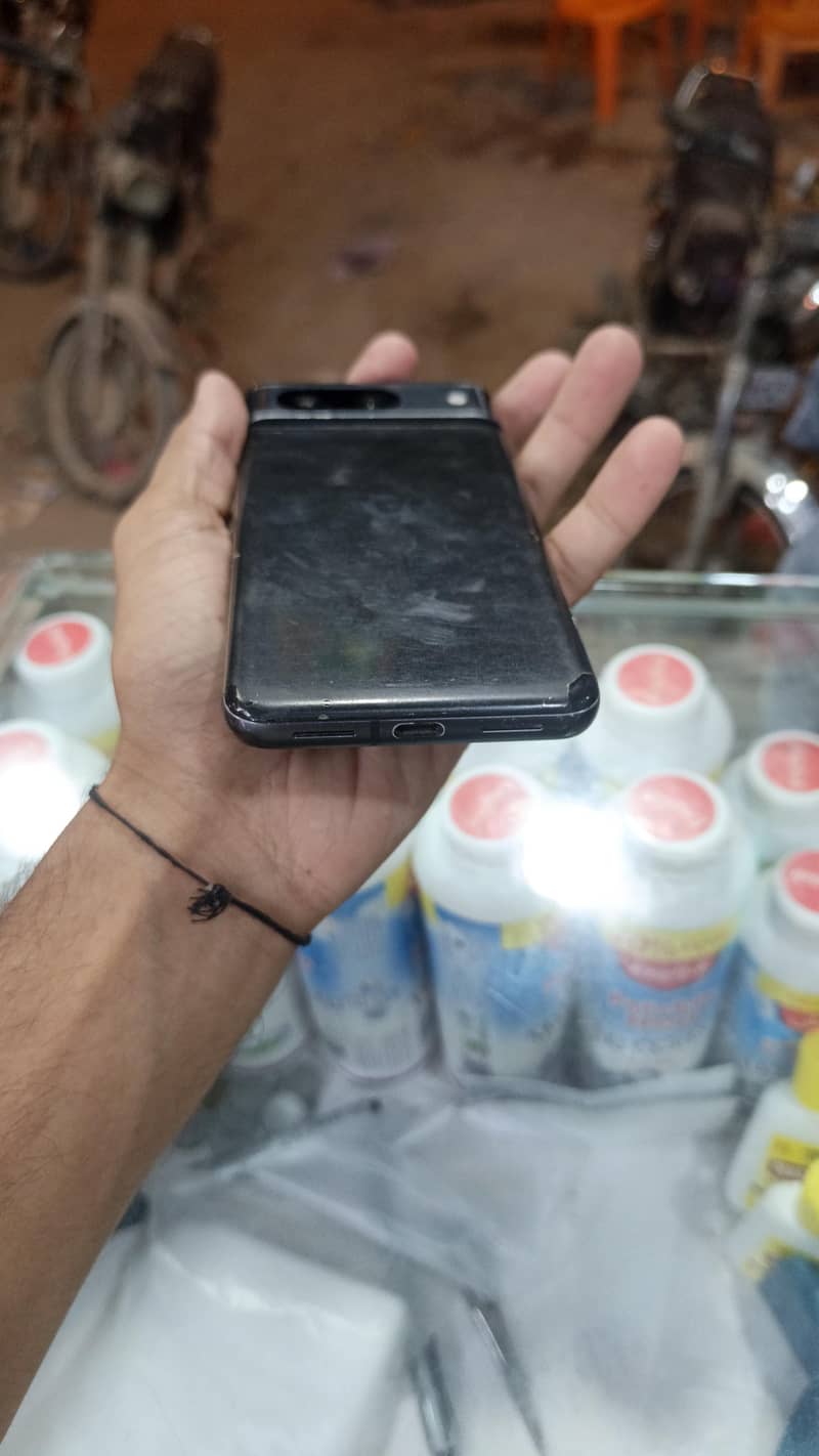 Google Pixel 8 1