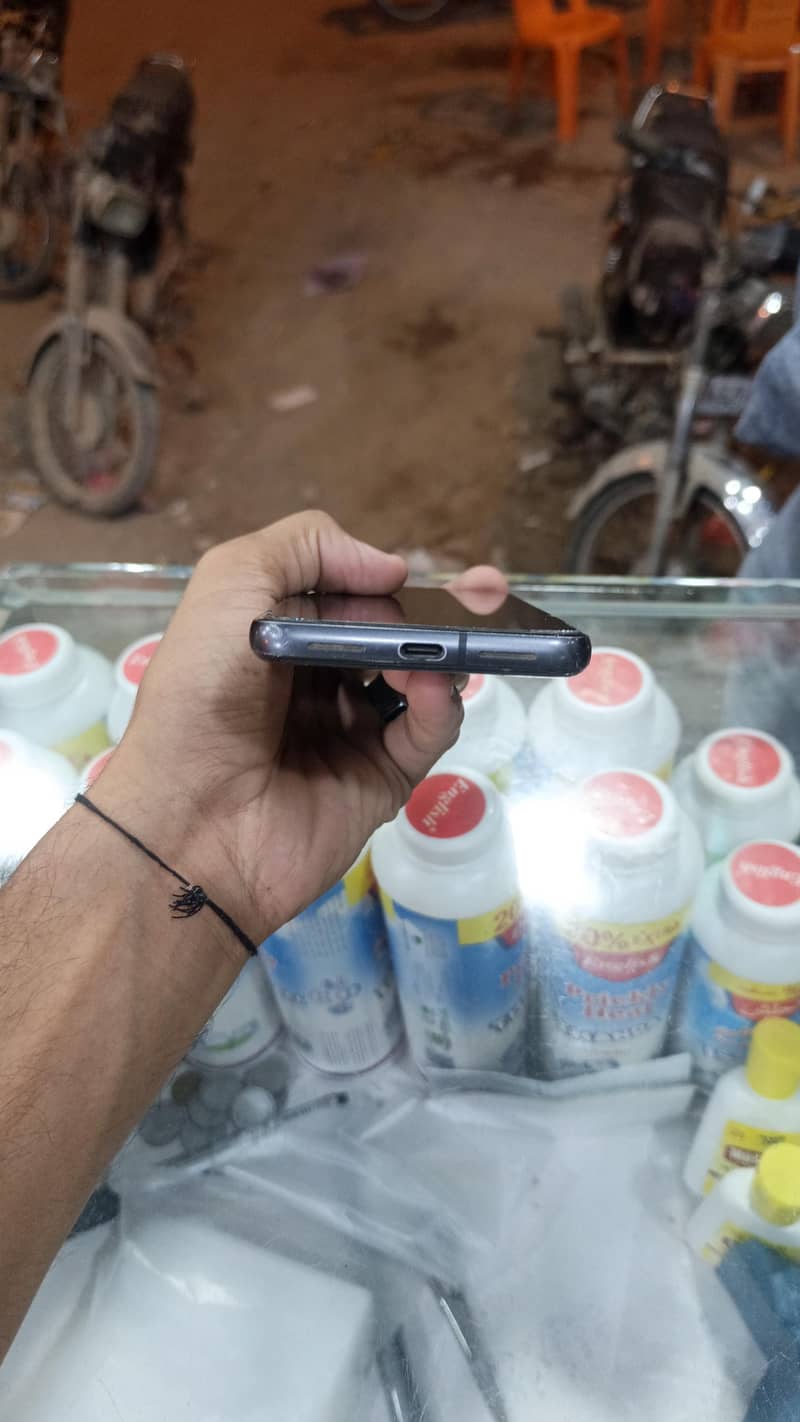 Google Pixel 8 2