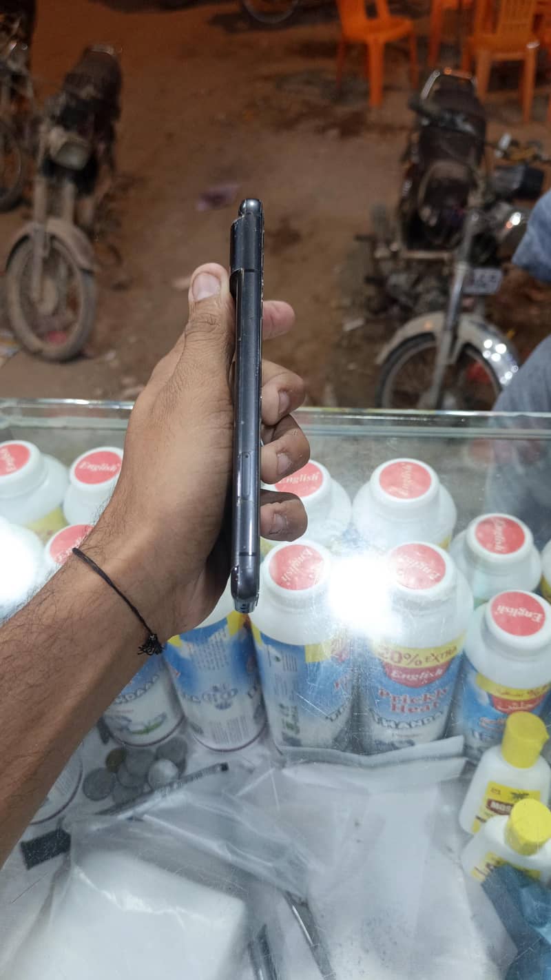 Google Pixel 8 3