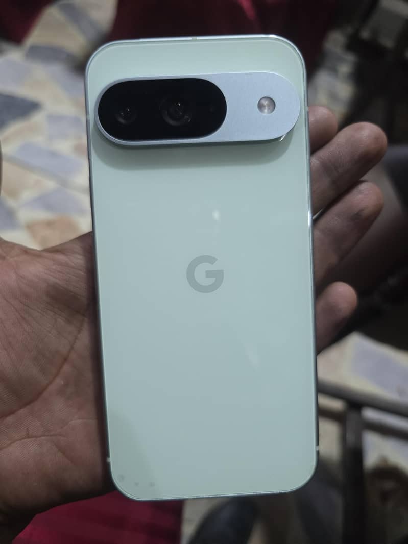 Google Pixel 9 5