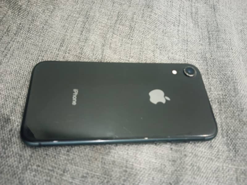 Apple iPhone XR 0