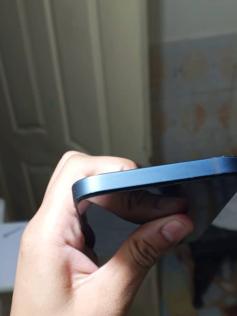 Apple iPhone 12 8