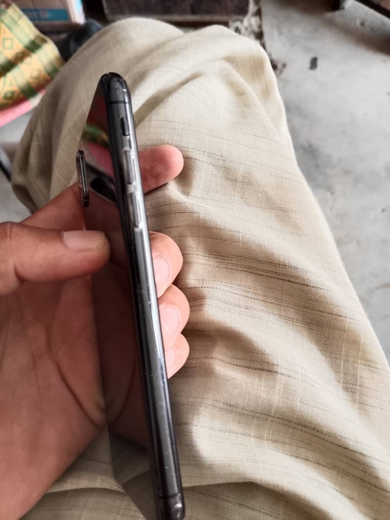 Apple iPhone X 0
