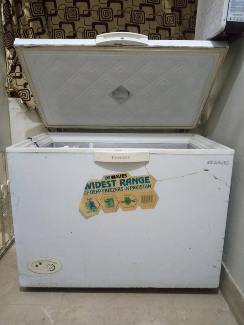 waves Deep freezer good condition 0