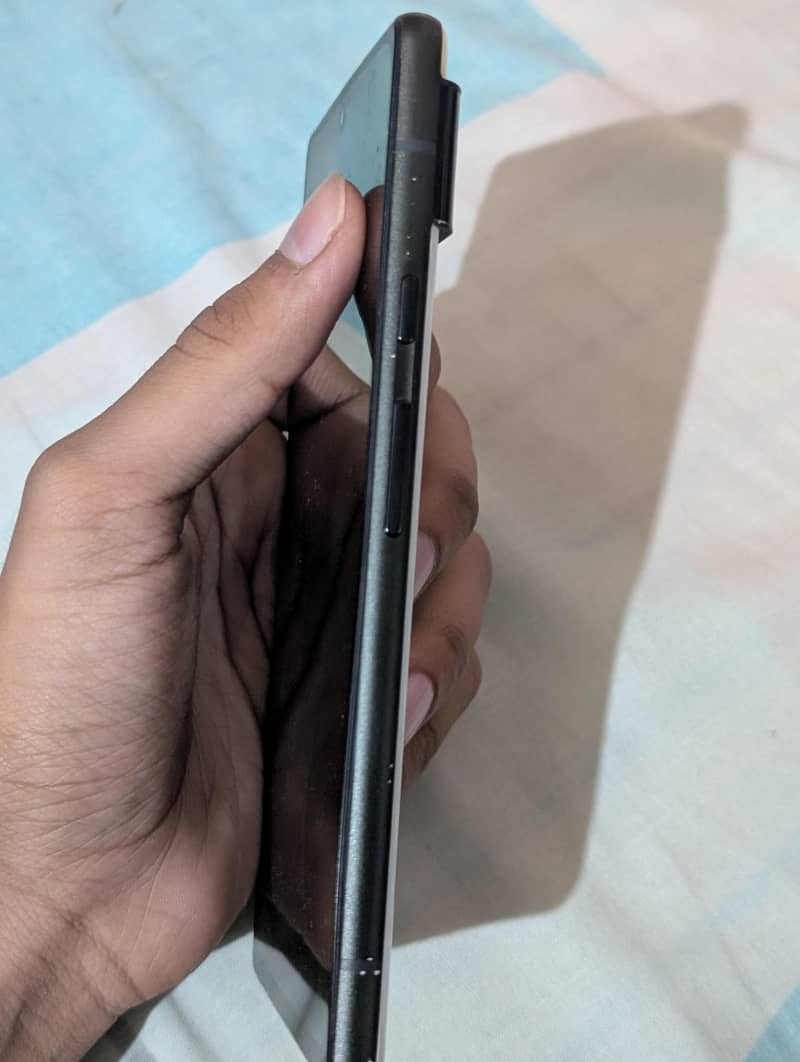 Google Pixel 6 4