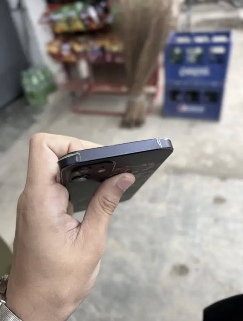 iPhone 12 3