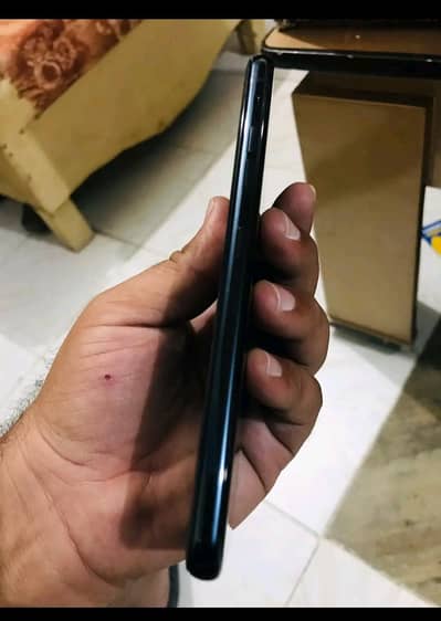 LG G7 ThinQ 10/10 water pack