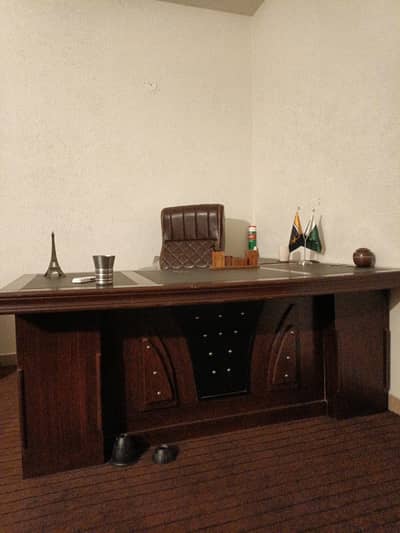Office table with brand new chair