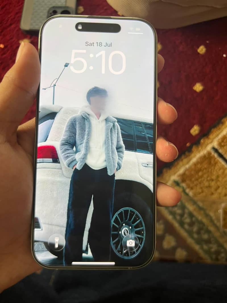 Apple iPhone 16 Pro 0
