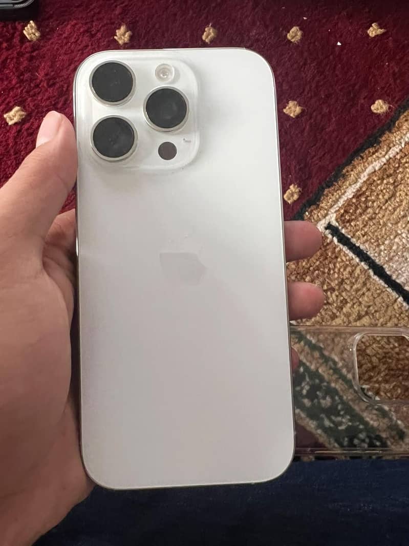 Apple iPhone 16 Pro 2