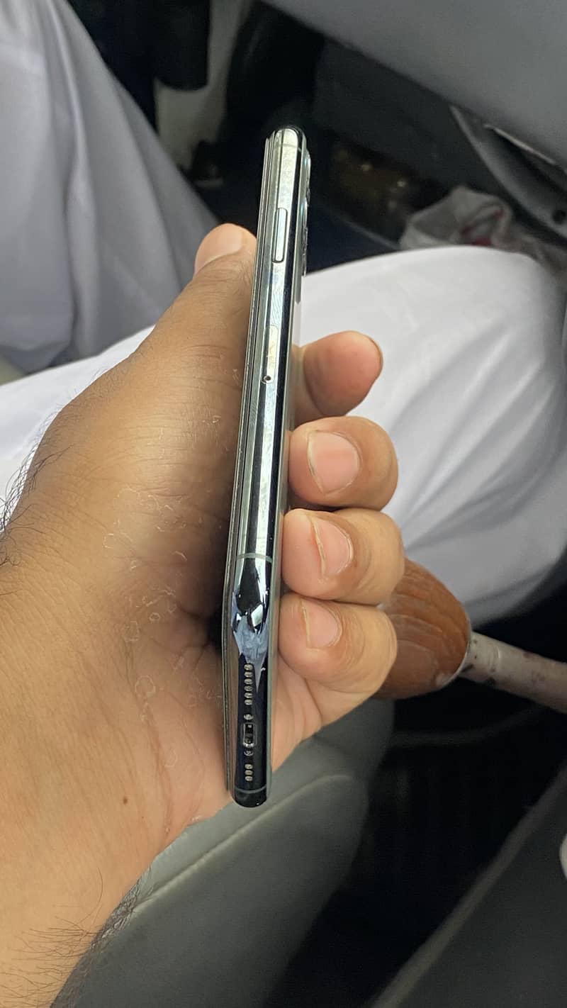 Iphone 11 pro 4