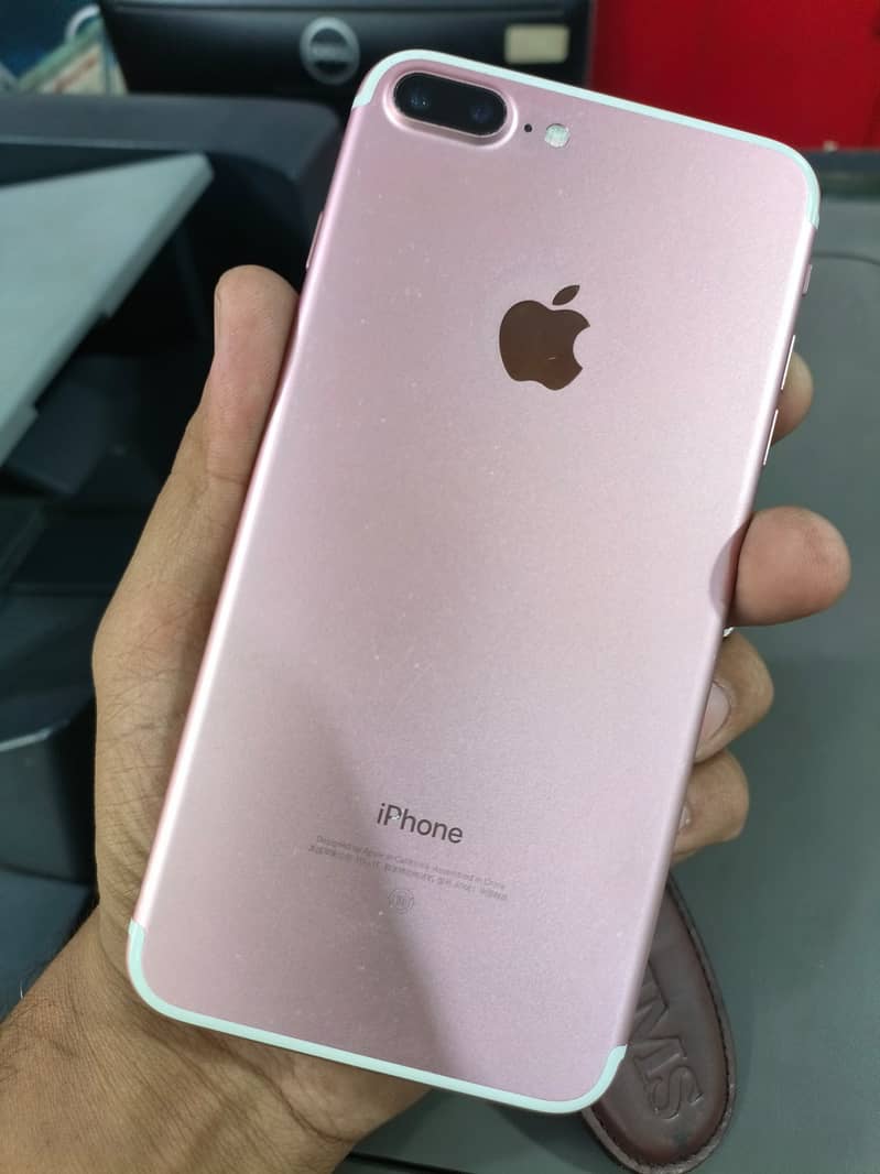 Apple iPhone 7 plus 1