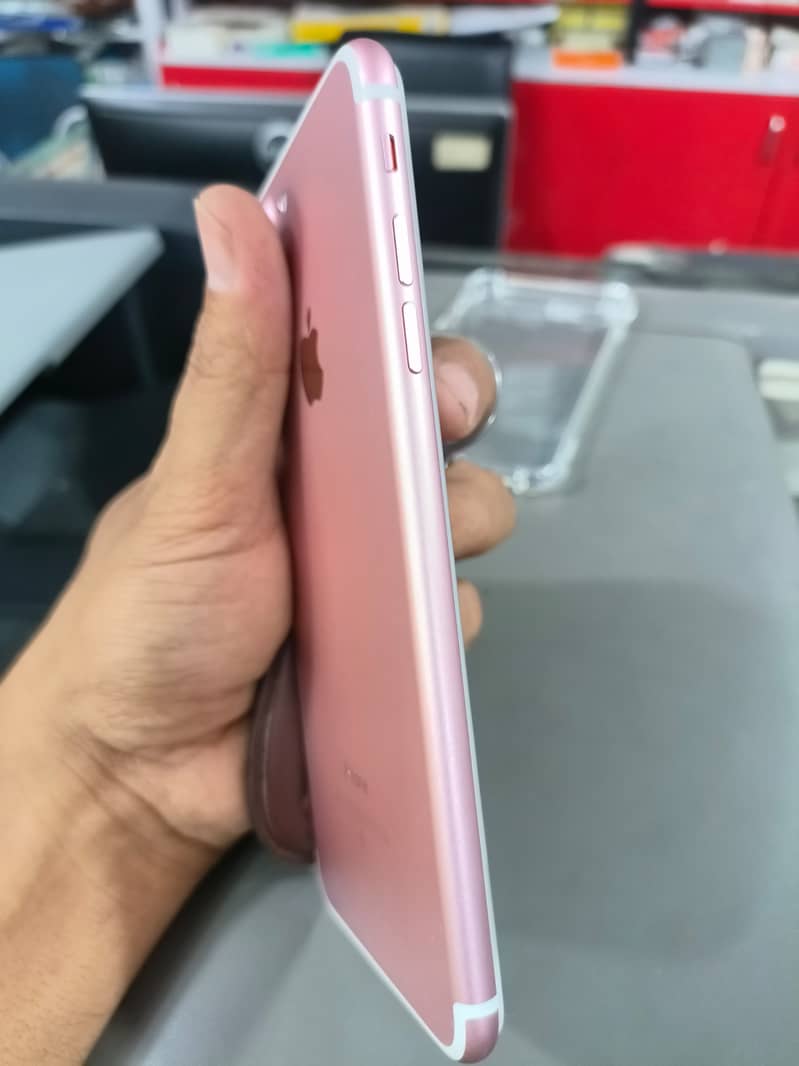 Apple iPhone 7 plus 2