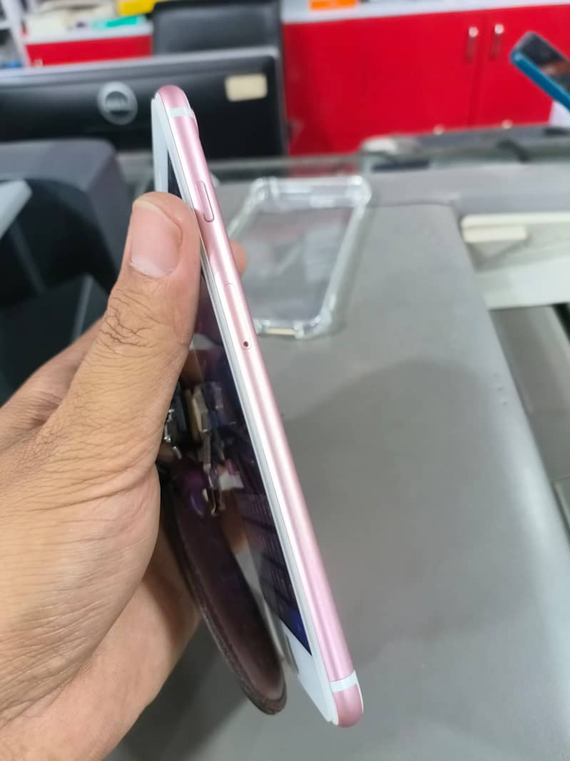 Apple iPhone 7 plus 4
