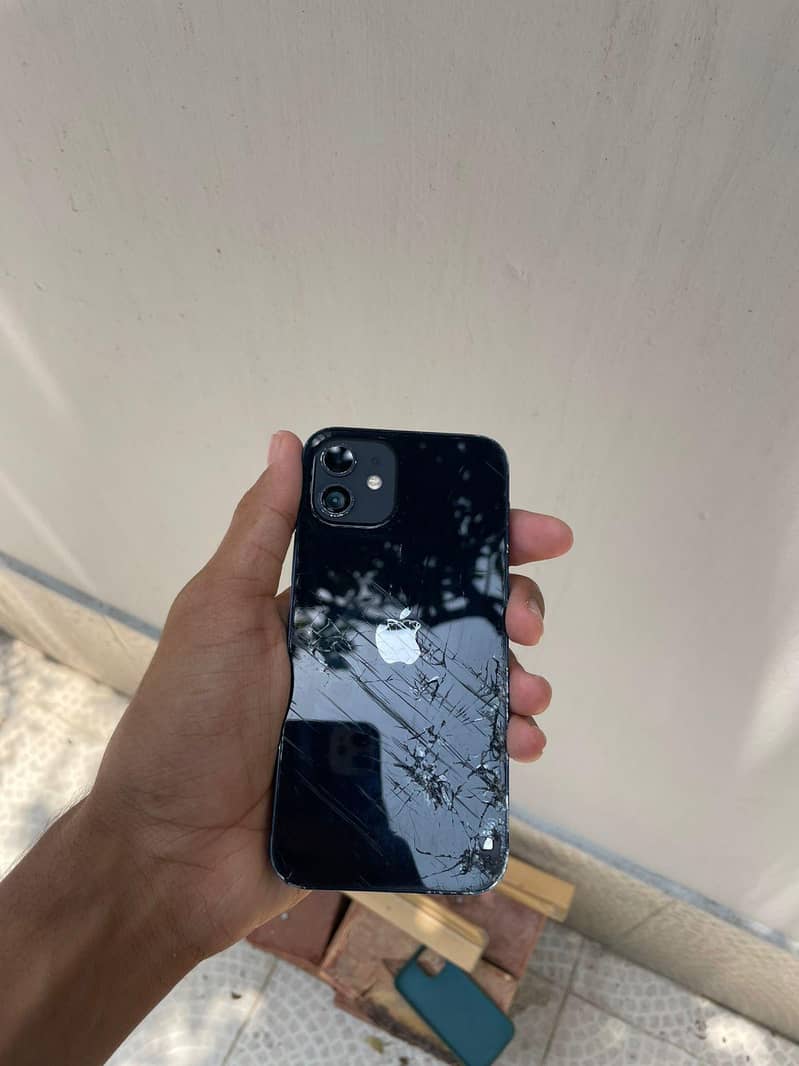 Apple iPhone 12 4