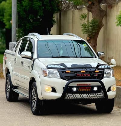 Toyota Hilux Vigo champ model 2012 original color