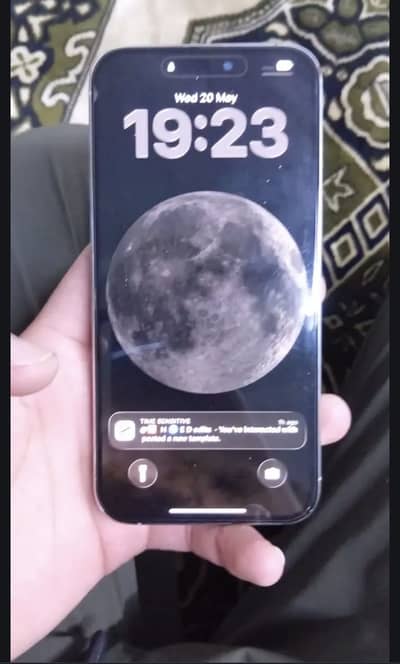 Apple iPhone 15 Pro Max display and face id message