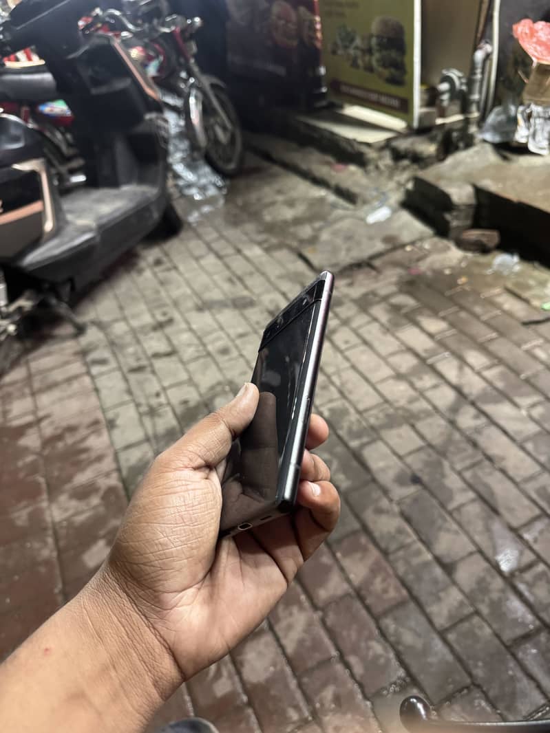 Google pixel 6A 3