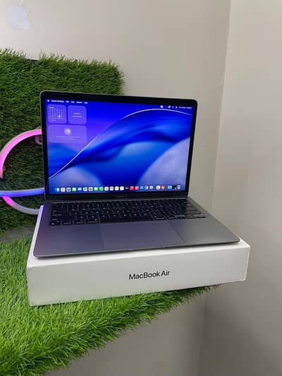 apple MacBook air m1 chip with box