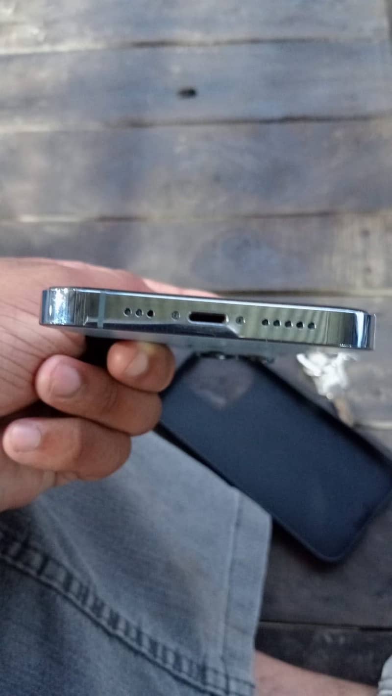 iPhone 13 pro 2