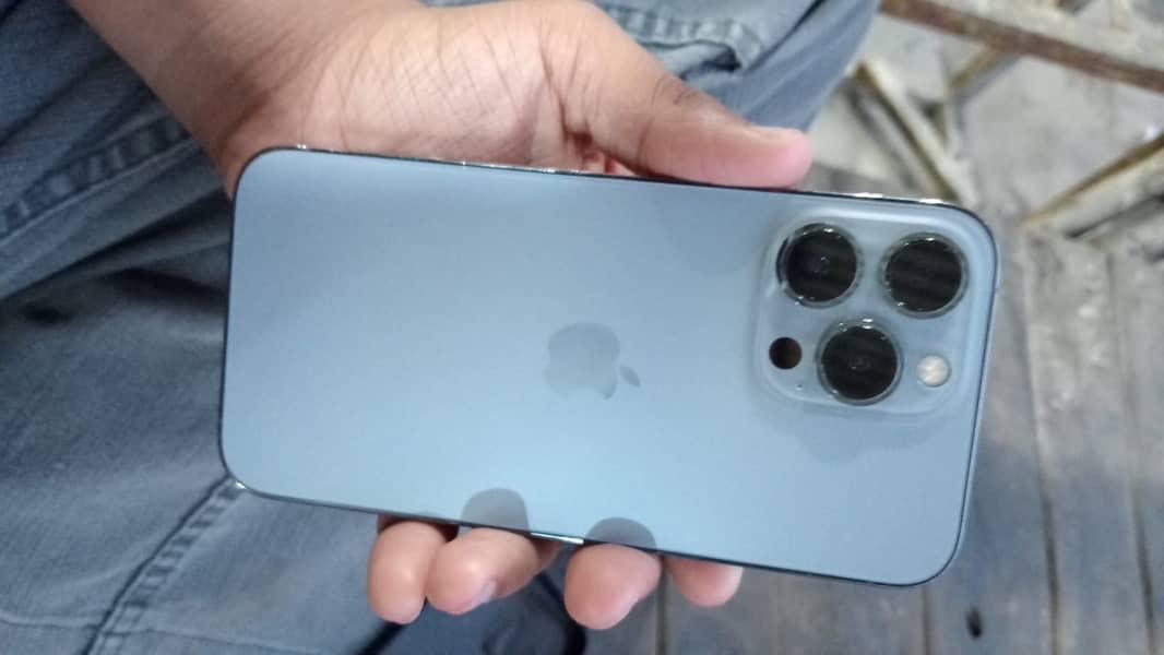 iPhone 13 pro 3