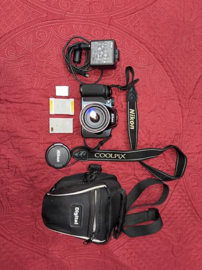 Nikon COOLPIX P520 excellent condition + Orignal 8 pieces accessories