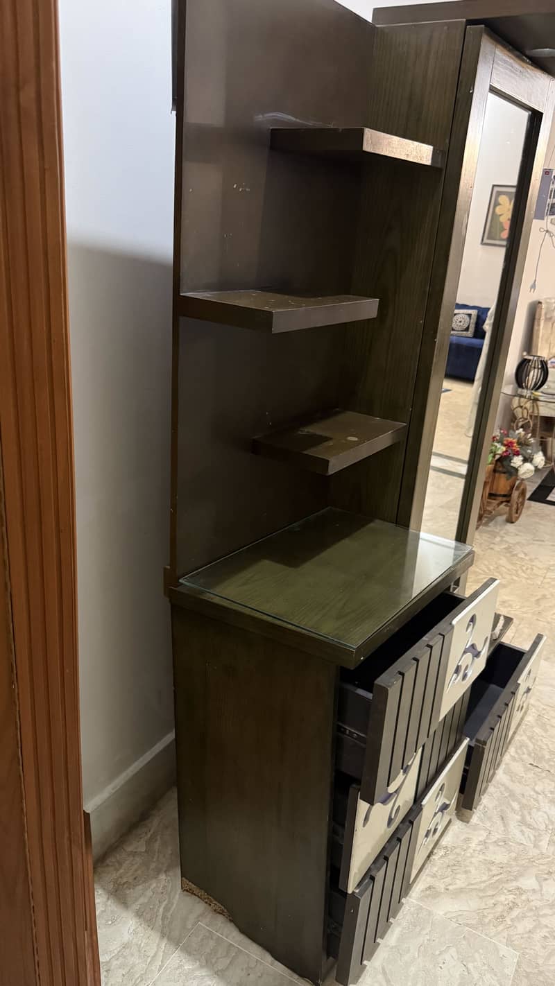 Multi storage Dressing with mirror 8