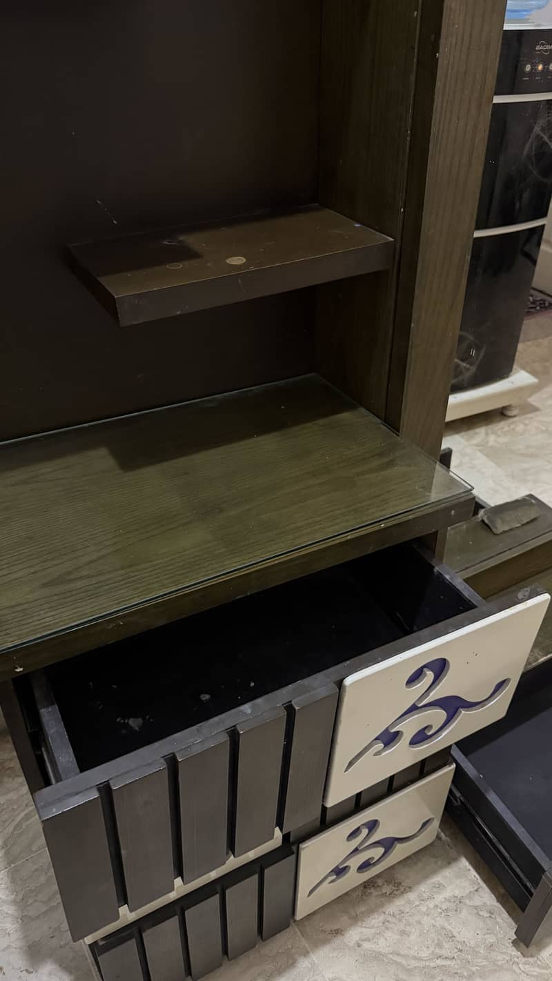 Multi storage Dressing with mirror 9