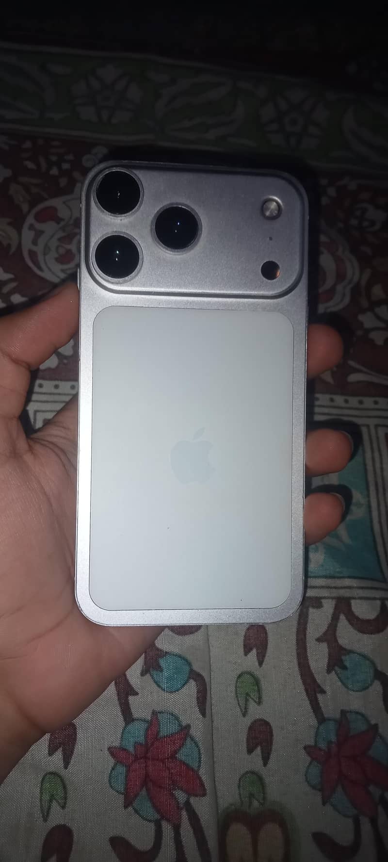 iPhone 17 pro 1