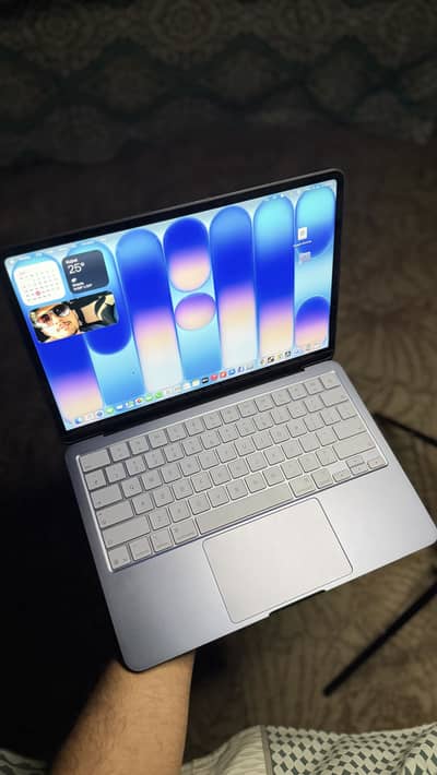 MacBook Neo 8/256GB 7 charge cycle