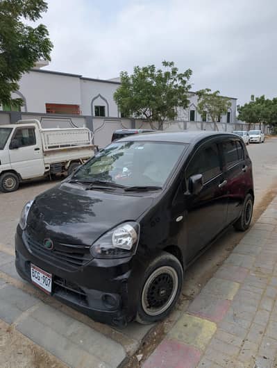 Daihatsu Mira 2011