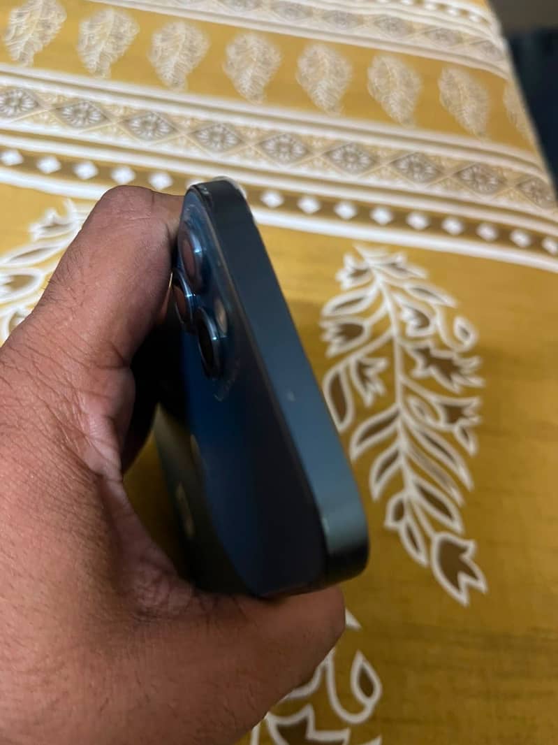 Apple iPhone 12 Pro 2