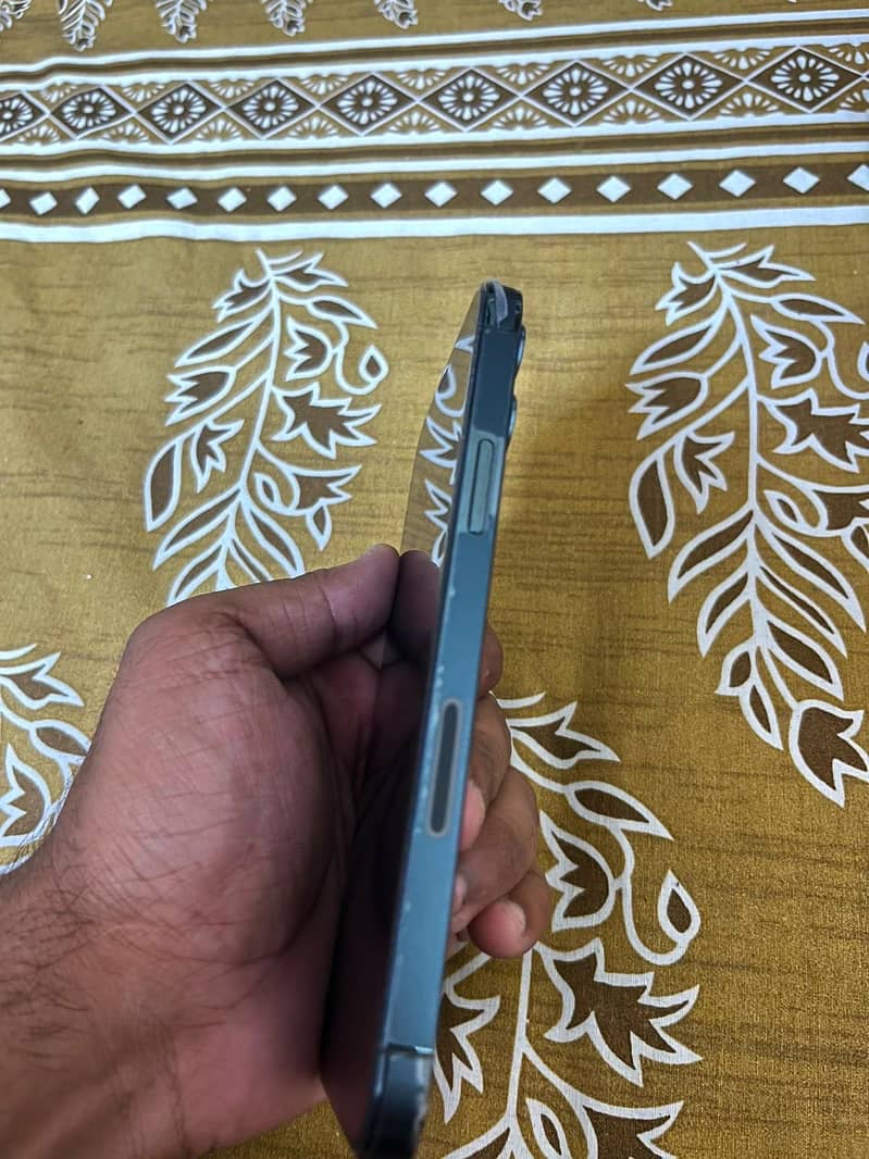 Apple iPhone 12 Pro 6