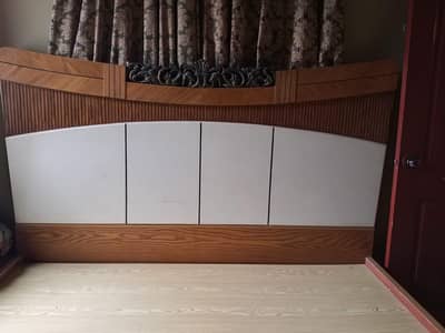 King bed/wardrobe/Dressing table