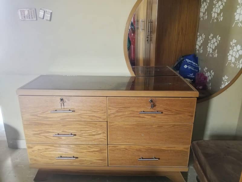 King bed/wardrobe/Dressing table 1