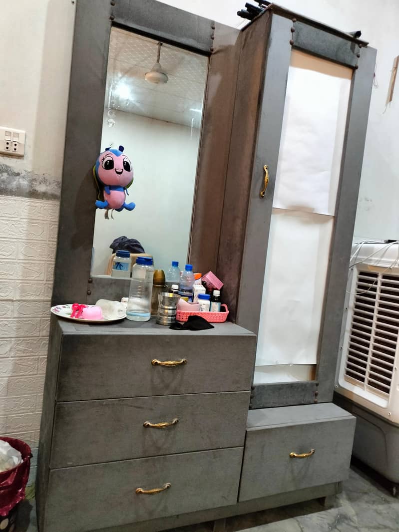 Bed Deewan & Dressing Table 5
