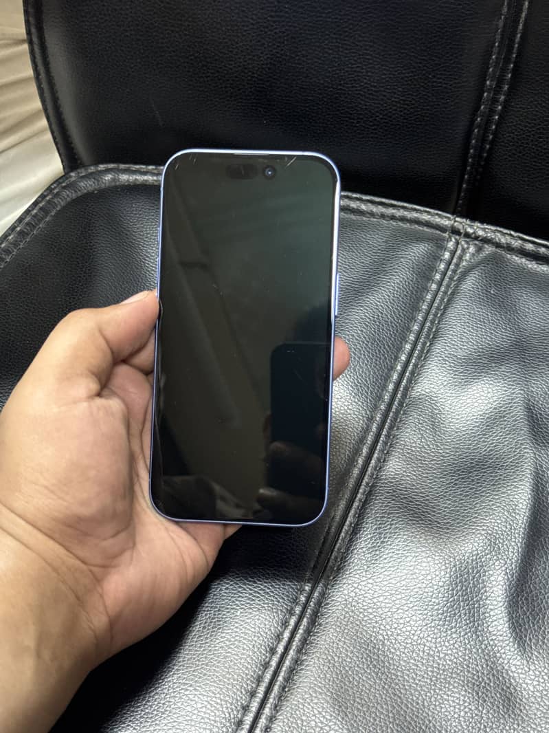 Apple iPhone 16 0