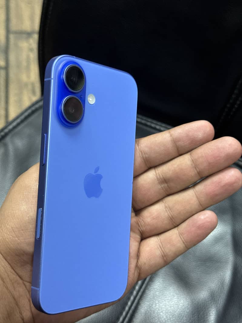 Apple iPhone 16 1
